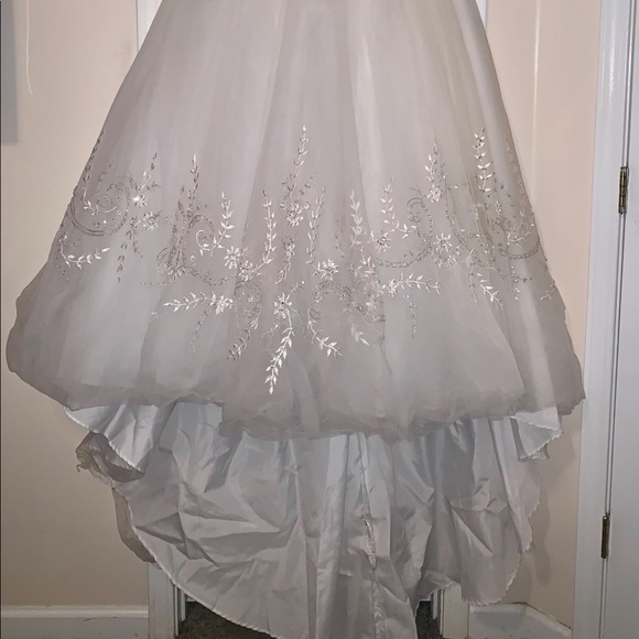 Wedding Dress - Picture 2 of 8